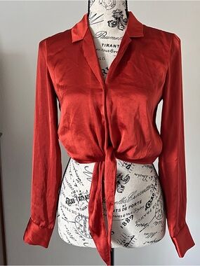 Wilfred Aritzia Tie Front Blouse Red Satin Crop Top Long Sleeve Size XXS